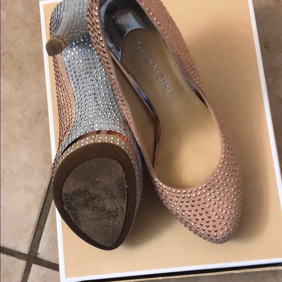 Gianni Bini two tone heels - Picture 5 of 7